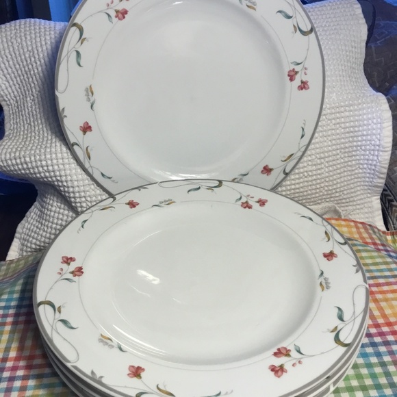 Set of (2) Dinner Plates 10-3/4"~Christopher Stuart Y0205 Melrose Fine China - Picture 2 of 7